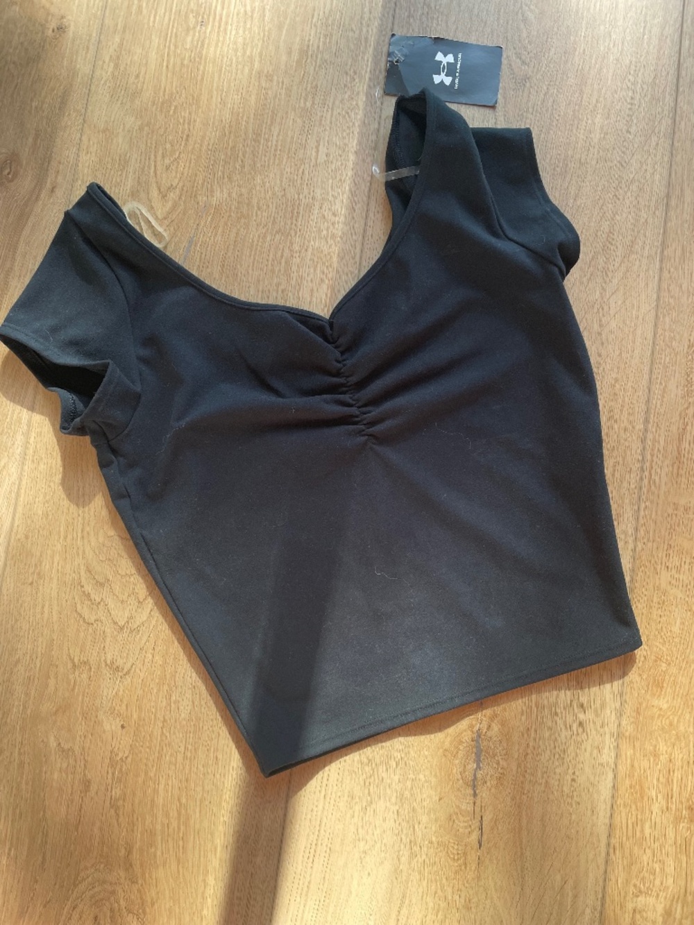 New size small Women’s Under Armour Crop Top